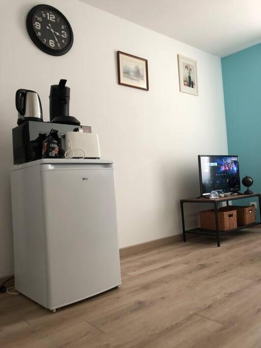 Superbe Appartement Meuble Refait A Neuf Tricastin Pierrelatte Exterior foto